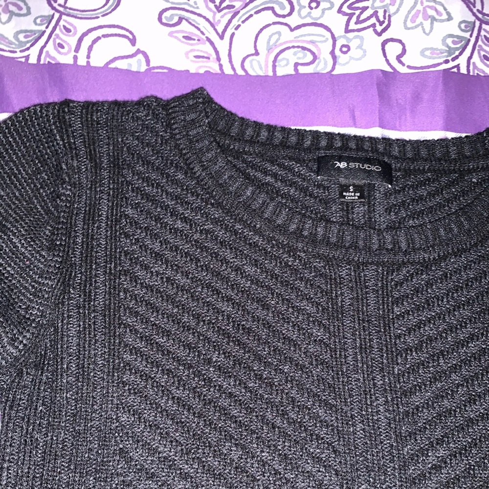 Sweater - Picture 4 of 5